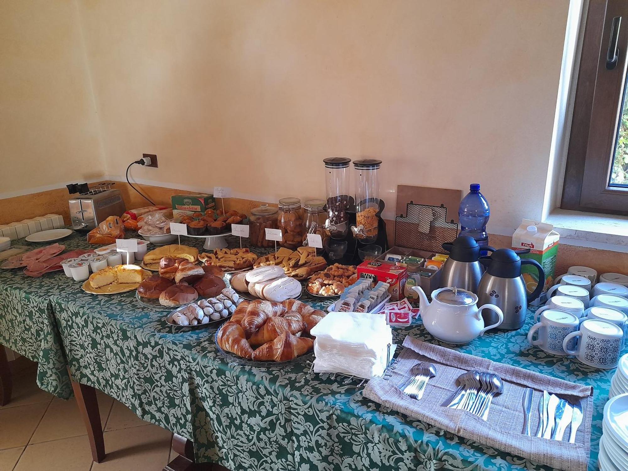 Agriturismo La Stragola Nicosia Eksteriør billede