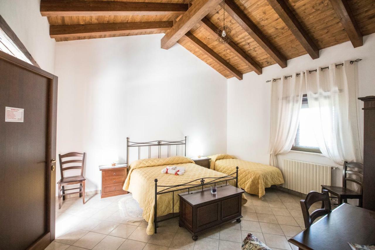 Agriturismo La Stragola Nicosia Eksteriør billede